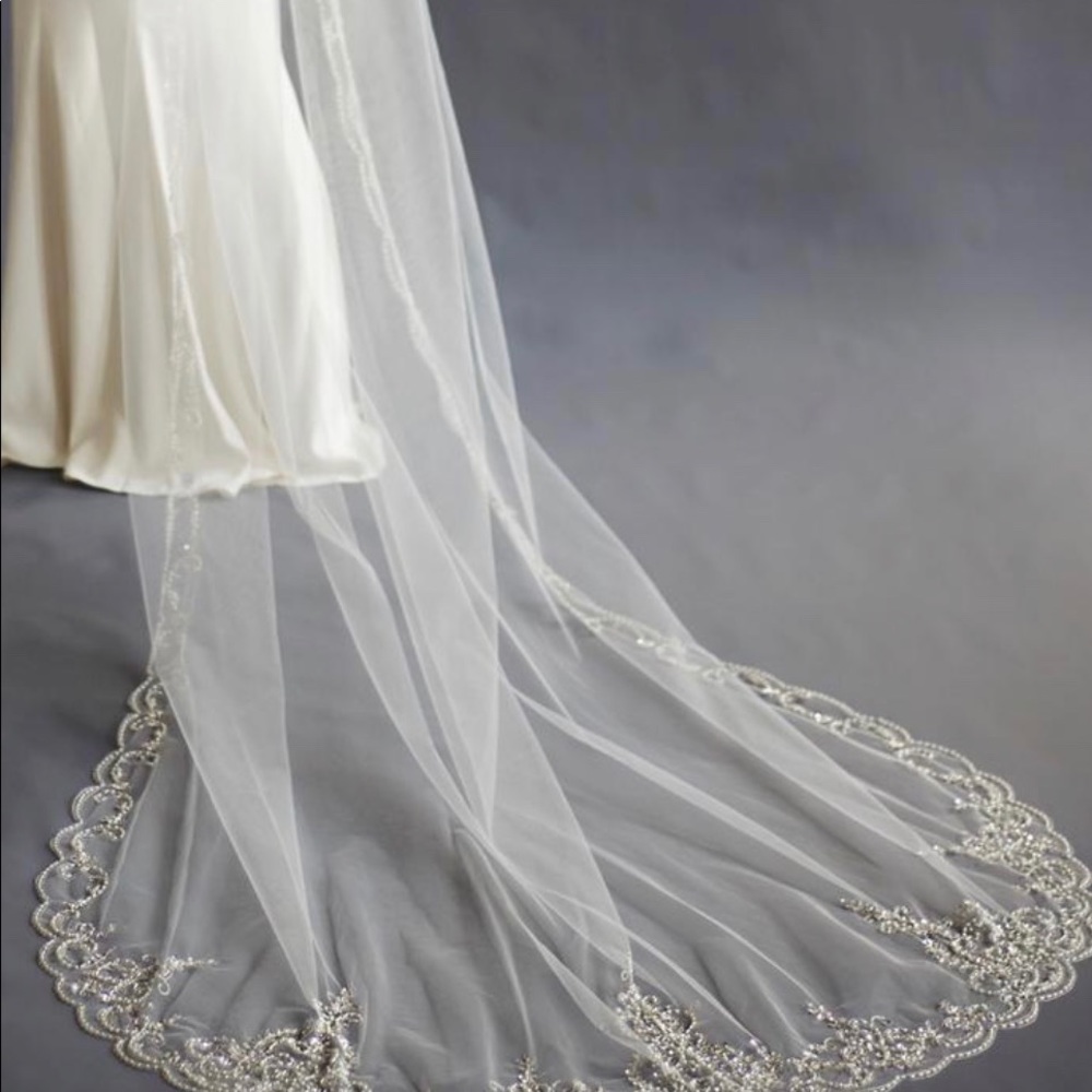 Extravagance Crystal Beaded Cathedral Veil